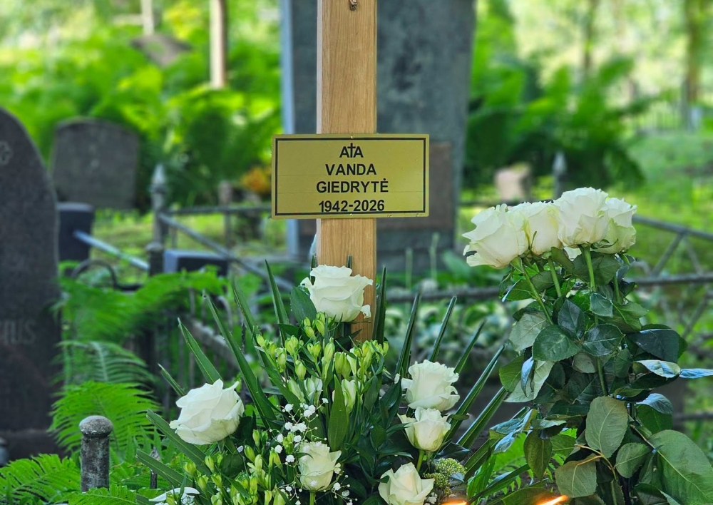 Į paskutinę kelionę buvo palydėta Molėtų rajono savivaldybės garbės pilietė, tautodailininkė ir poetė Vanda Giedrytė