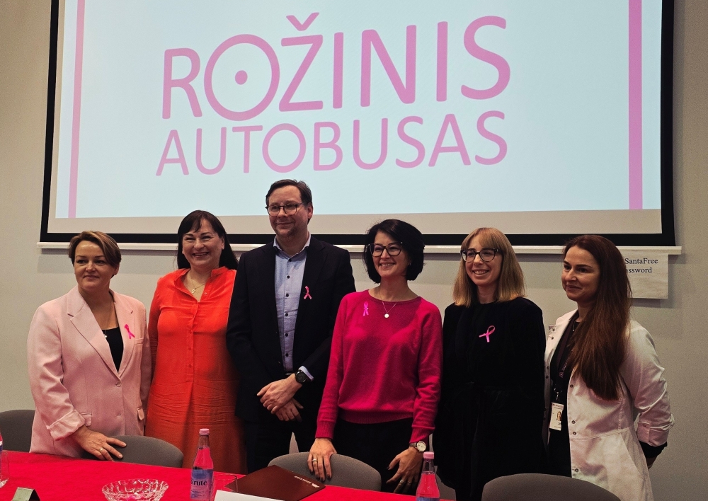 Molėtų rajono moterų išvyka su „Rožiniu autobusu“