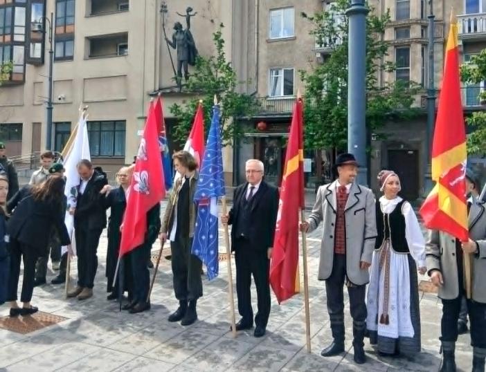 Molėtų vėliava Gedulo ir vilties dienos minėjime Vilniuje