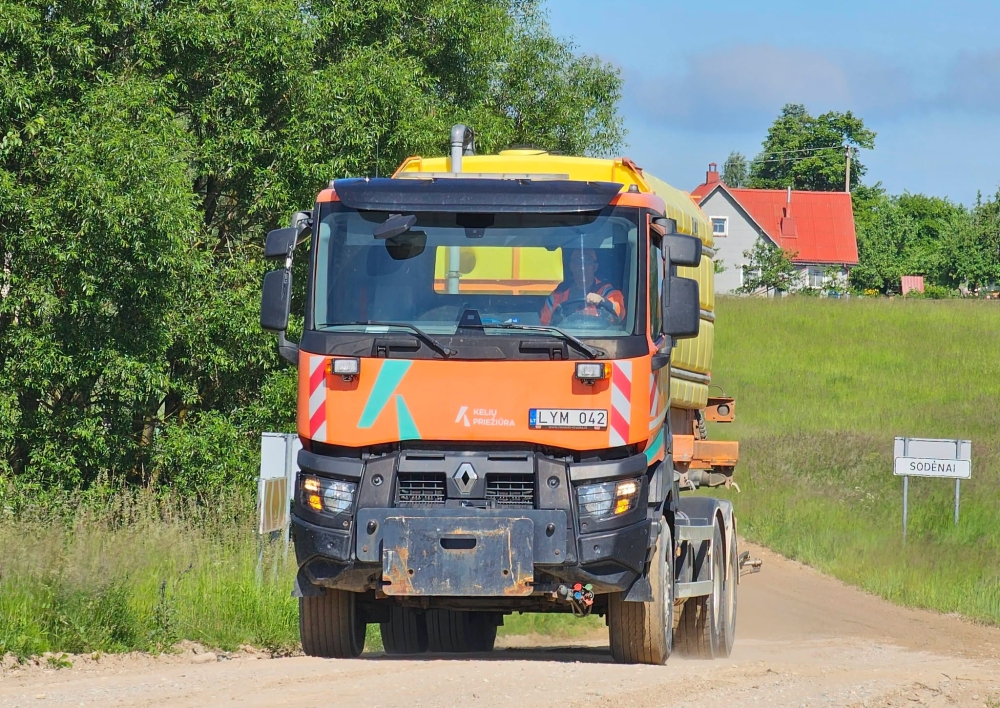 Sodėnų ir Šnieriškių gyvenvietėse taikomos žvyrkelių dulkėtumo mažinimo priemonės