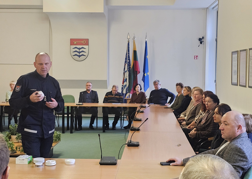 Molėtų rajono savivaldybėje – dėmesys priešgaisrinei saugai ir dūmų detektorių svarbai