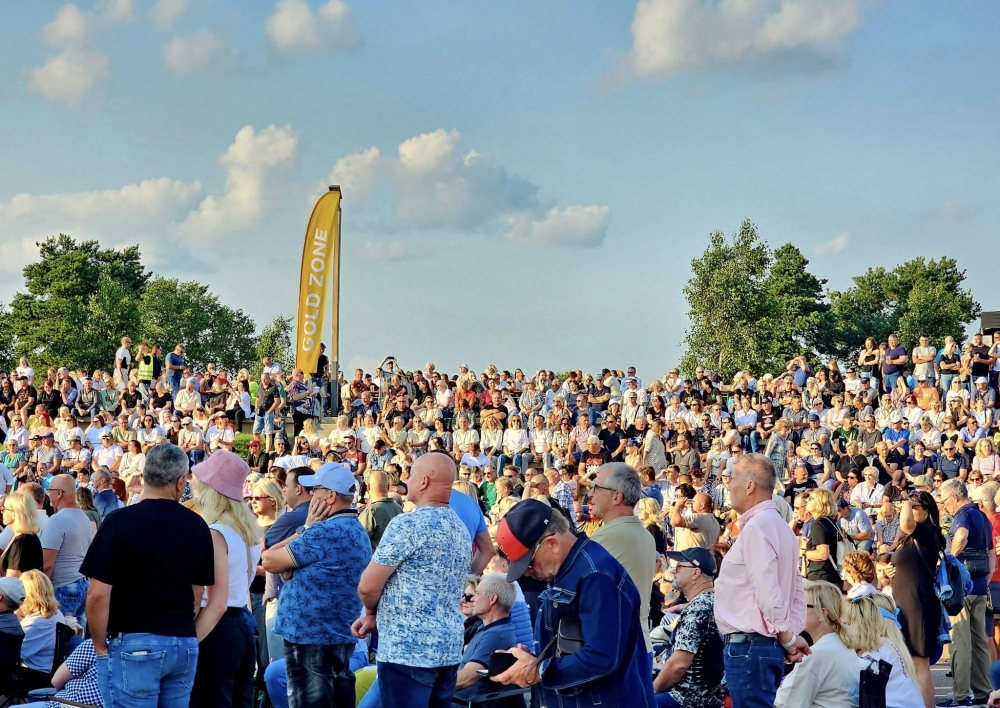 Molėtuose nuskambėjęs pirmasis tarptautinis koncertas „Legendos Molėtuose“ pritraukė daugiau nei 5000 žiūrovų ir turėjo teigiamos įtakos vietos verslams bei miesto įvaizdžiui