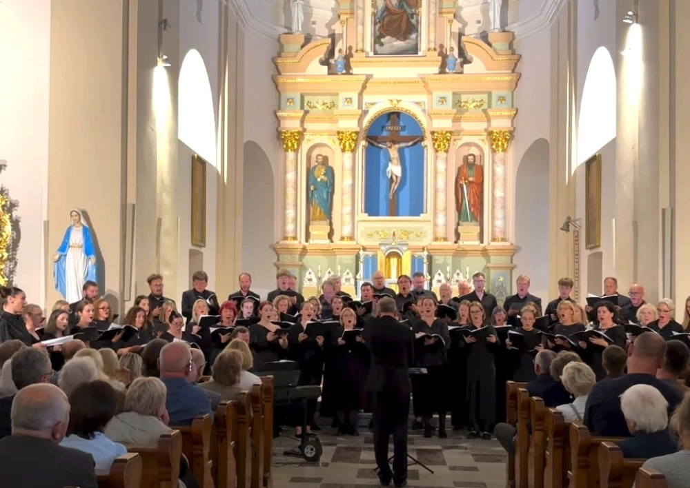 Molėtuose skambėjo Lietuvos chorų vadovų Vasaros akademijos choro studijos koncertas