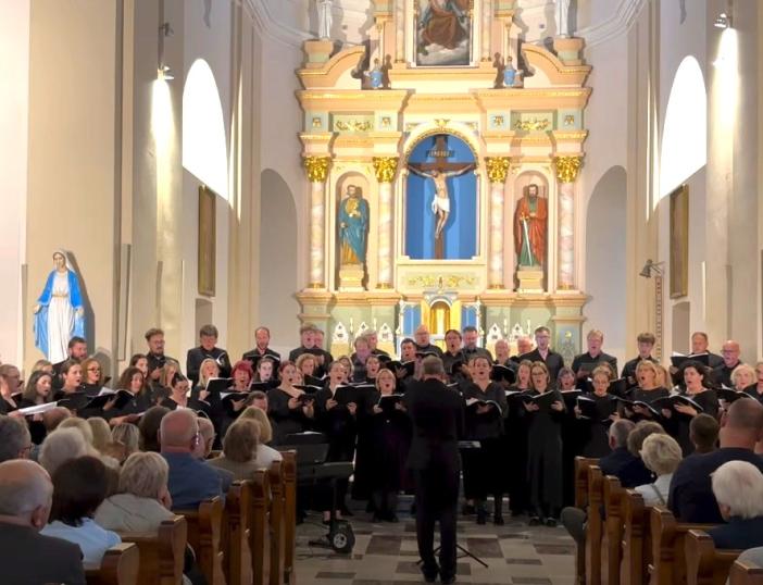 Molėtuose skambėjo Lietuvos chorų vadovų Vasaros akademijos choro studijos koncertas