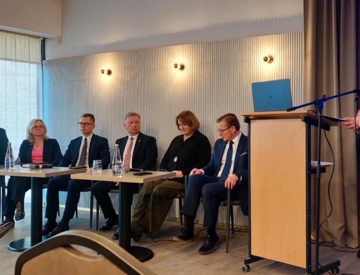 Molėtų rajono savivaldybės atstovai dalyvavo regionų plėtros programos įgyvendinimo tarpinio vertinimo pristatyme