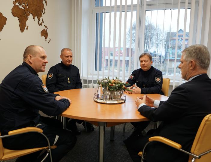 Molėtų rajono savivaldybėje aptarti priešgaisrinės saugos stiprinimo ir tarnybų veiklos tobulinimo klausimai