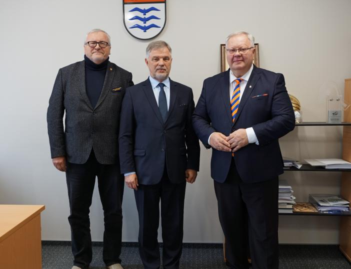 Molėtų rajono savivaldybės meras susitiko su Panevėžio prekybos, pramonės ir amatų rūmų bei „Rotary“ apygardos vadovais