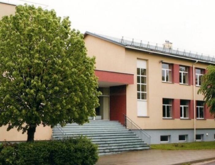 Skelbiamas konkursas eiti Giedraičių gimnazijos direktoriaus pareigas