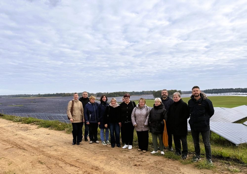 Danijos Karalystės ambasados susitikime pasiūlyta idėja bendradarbiauti su danų įmonės „Nordic Solar“ saulės energijos parko atstovais švietimo srityje žengia pirmuosius žingsnius