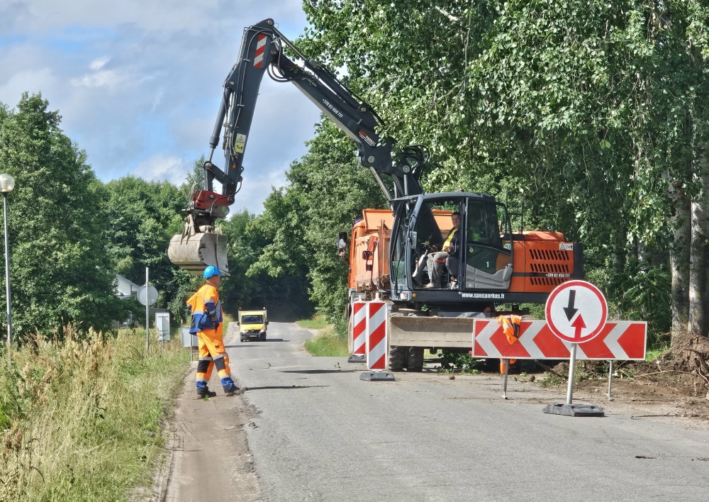 Aktyviai vyksta kelio Molėtai–Pabradė rekonstrukcijos darbai