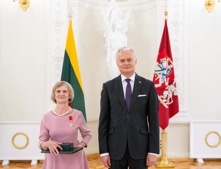 Molėtų rajono savivaldybės garbės pilietei – aukštas valstybės apdovanojimas